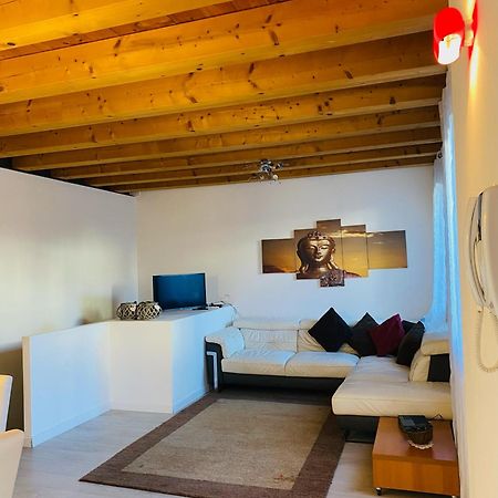 Central Luxury Garden Guest House Местре Екстериор снимка