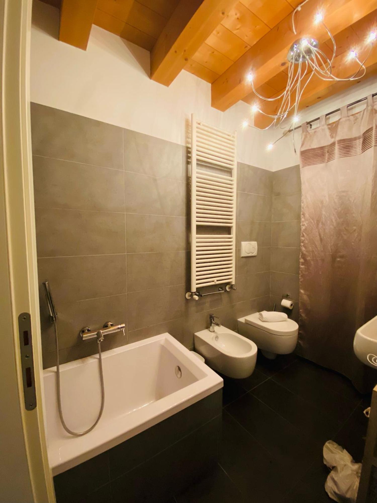 Central Luxury Garden Guest House Местре Екстериор снимка
